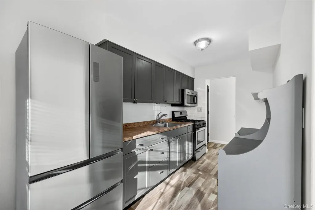 4 Colonial Road Beacon NY 12508