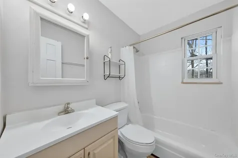 4 Colonial Road Beacon NY 12508