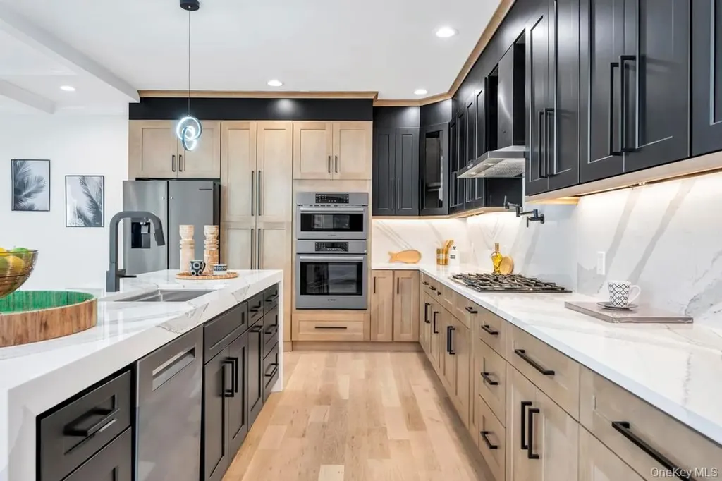 61 Stephen Drive Plainview NY 11803