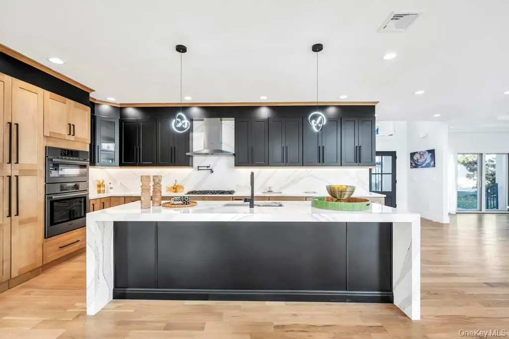 61 Stephen Drive Plainview NY 11803
