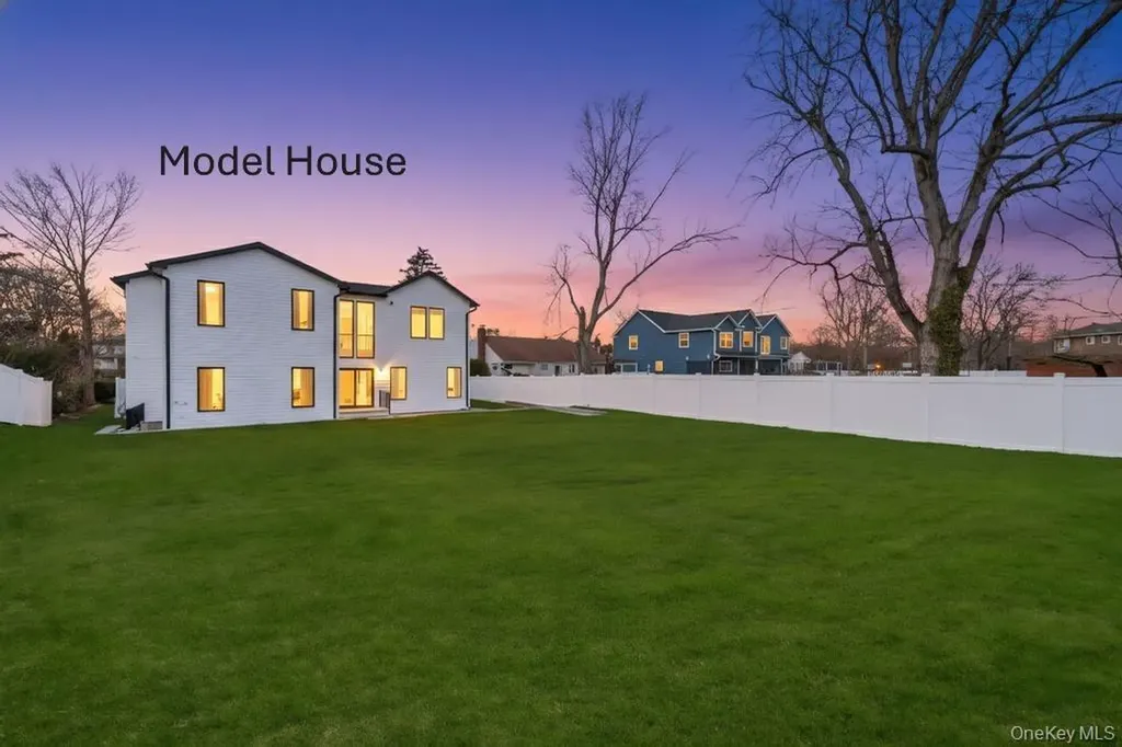 61 Stephen Drive Plainview NY 11803