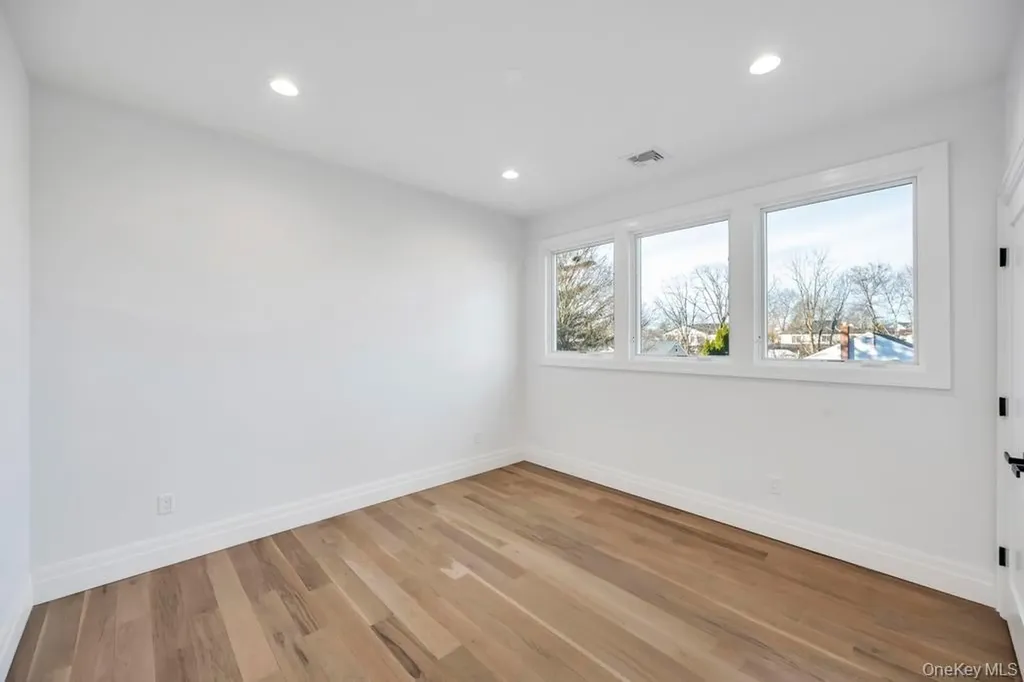 61 Stephen Drive Plainview NY 11803