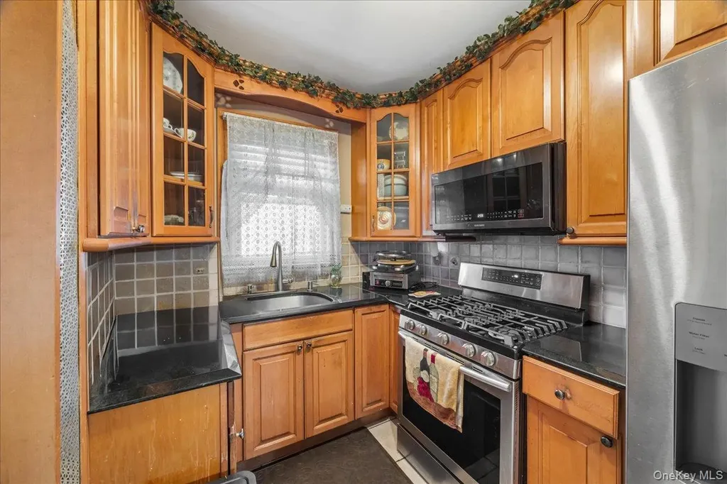 2953 Harding Avenue Bronx NY 10465
