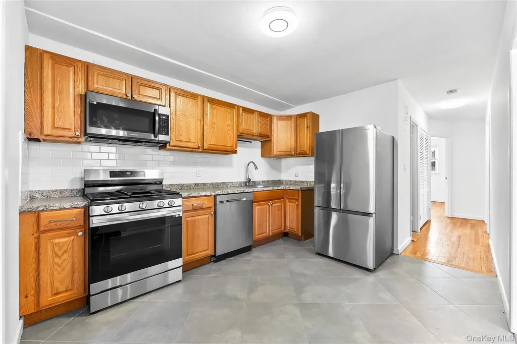 20004 39th Avenue Bayside NY 11361