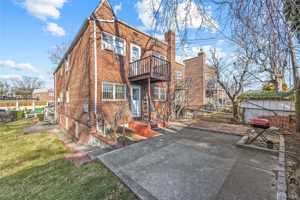 20004 39th Avenue Bayside NY 11361
