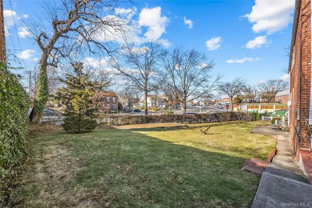 20004 39th Avenue Bayside NY 11361