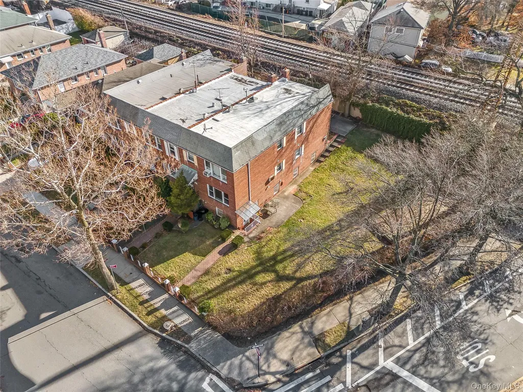 20004 39th Avenue Bayside NY 11361