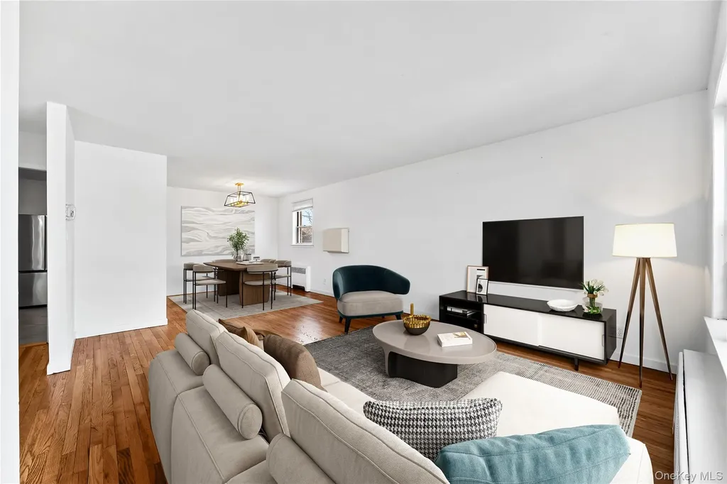 20004 39th Avenue Bayside NY 11361
