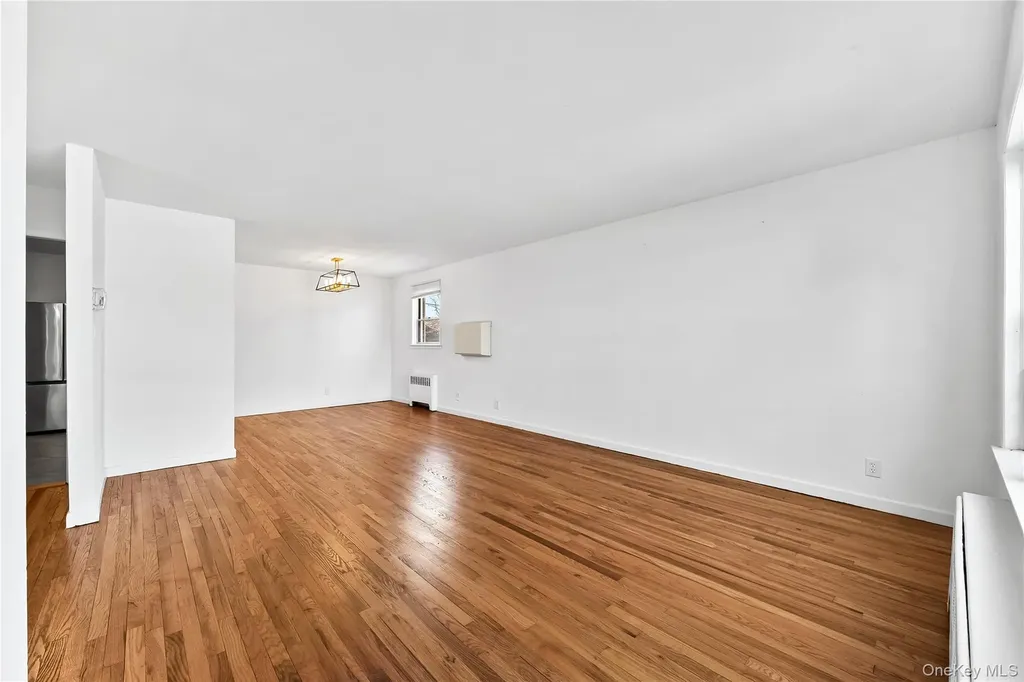 20004 39th Avenue Bayside NY 11361