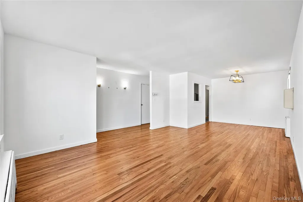 20004 39th Avenue Bayside NY 11361