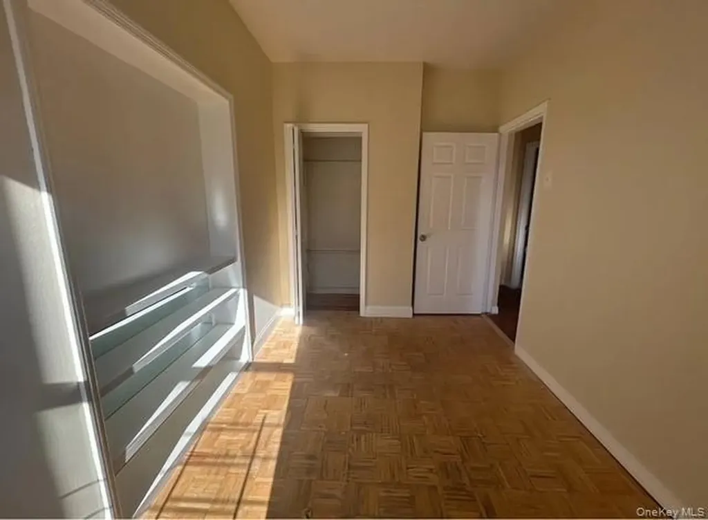1466 Commonwealth Avenue Bronx NY 10460