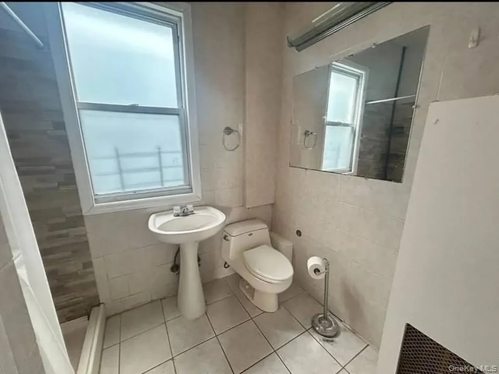 1466 Commonwealth Avenue Bronx NY 10460