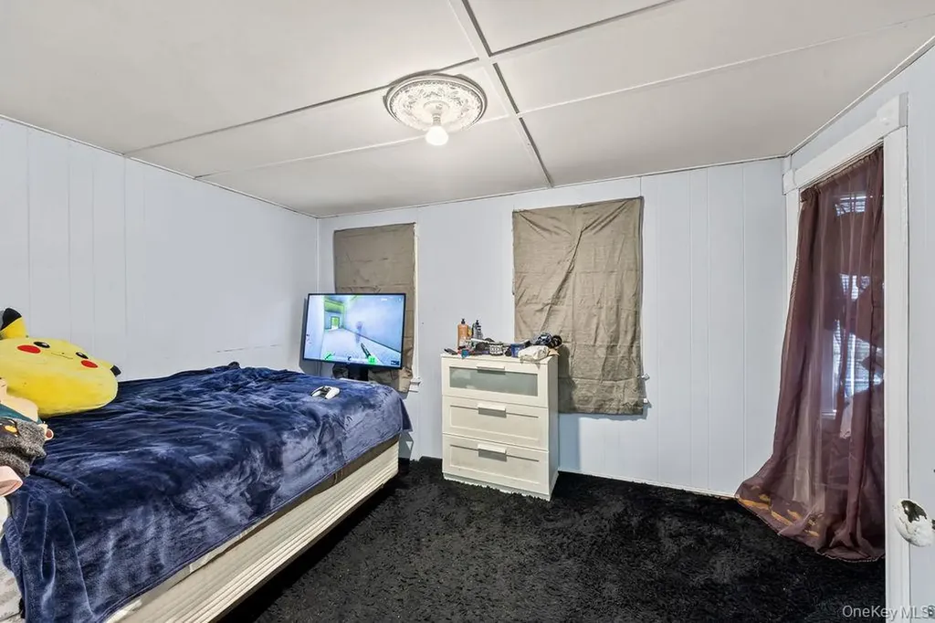 32 Mcnamara Road Spring Valley NY 10977
