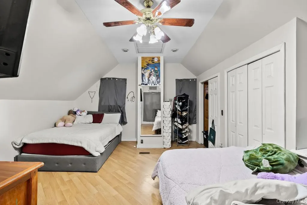 32 Mcnamara Road Spring Valley NY 10977