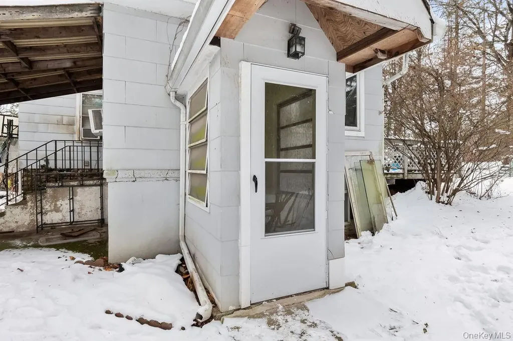 32 Mcnamara Road Spring Valley NY 10977