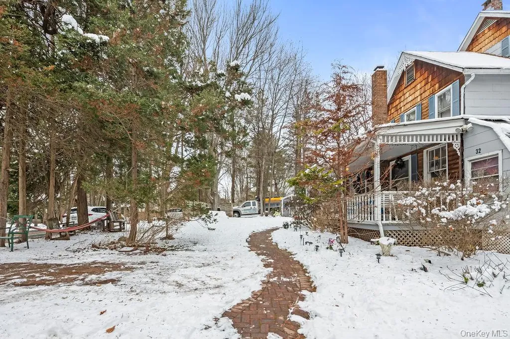 32 Mcnamara Road Spring Valley NY 10977