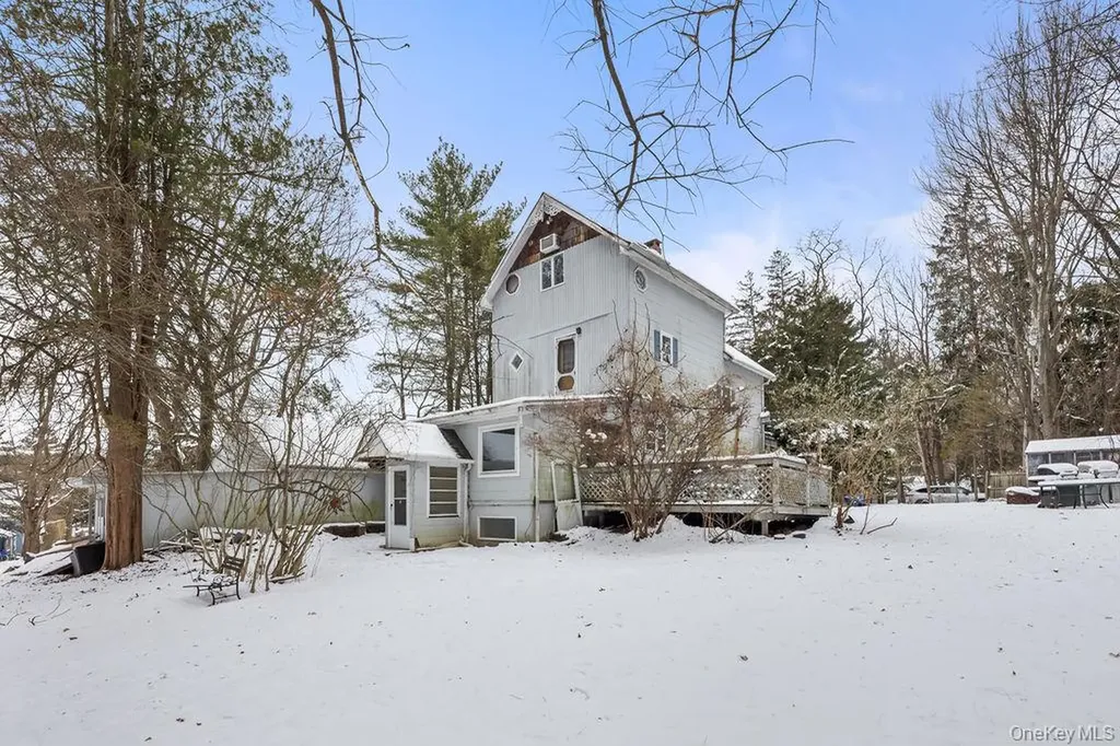 32 Mcnamara Road Spring Valley NY 10977