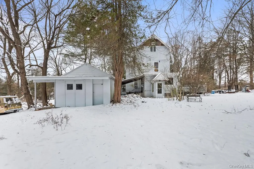 32 Mcnamara Road Spring Valley NY 10977