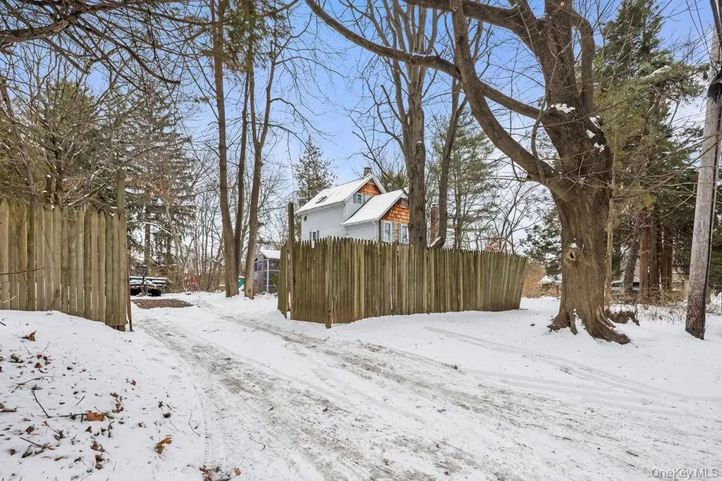 32 Mcnamara Road Spring Valley NY 10977