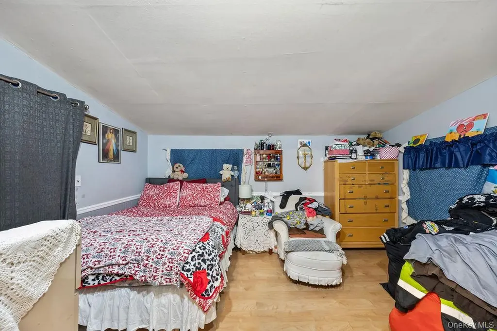 32 Mcnamara Road Spring Valley NY 10977