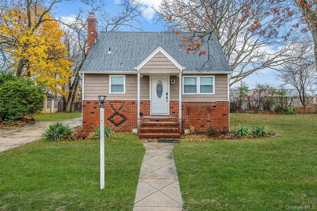 1316 6th Street West Babylon NY 11704