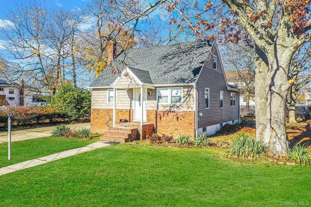 1316 6th Street West Babylon NY 11704