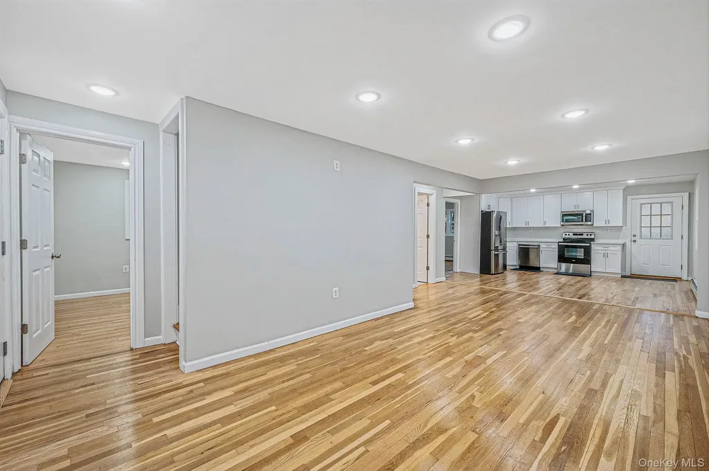 1316 6th Street West Babylon NY 11704