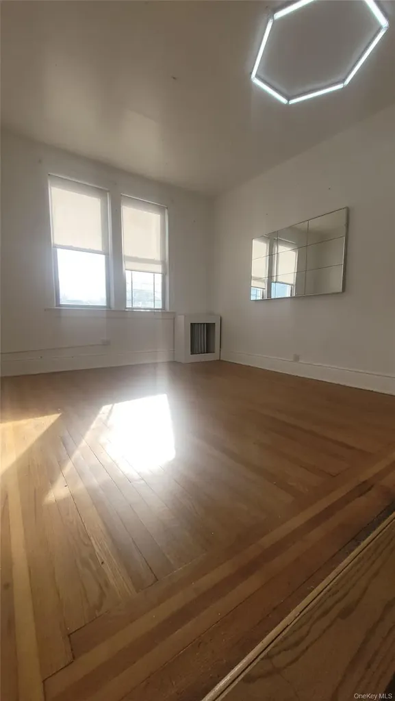 2924 Yates Avenue Bronx NY 10469