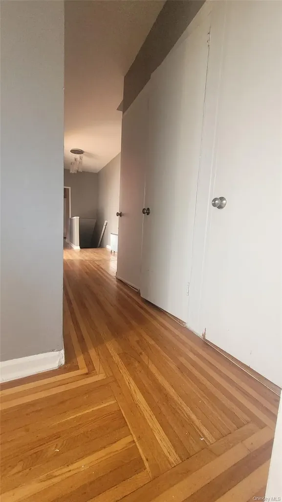 2924 Yates Avenue Bronx NY 10469