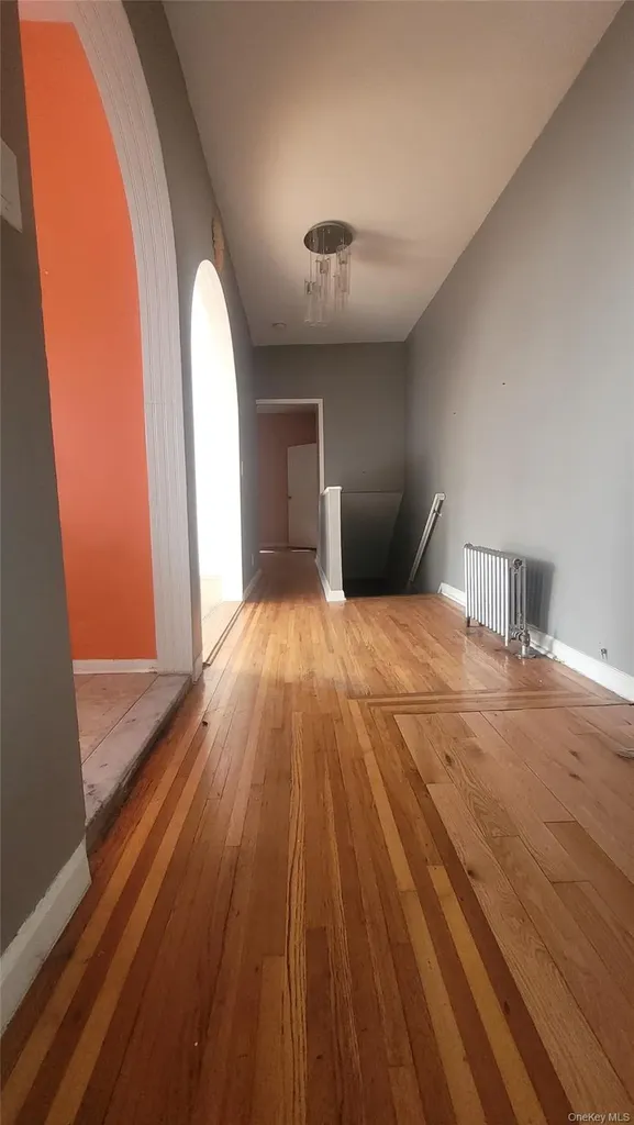 2924 Yates Avenue Bronx NY 10469