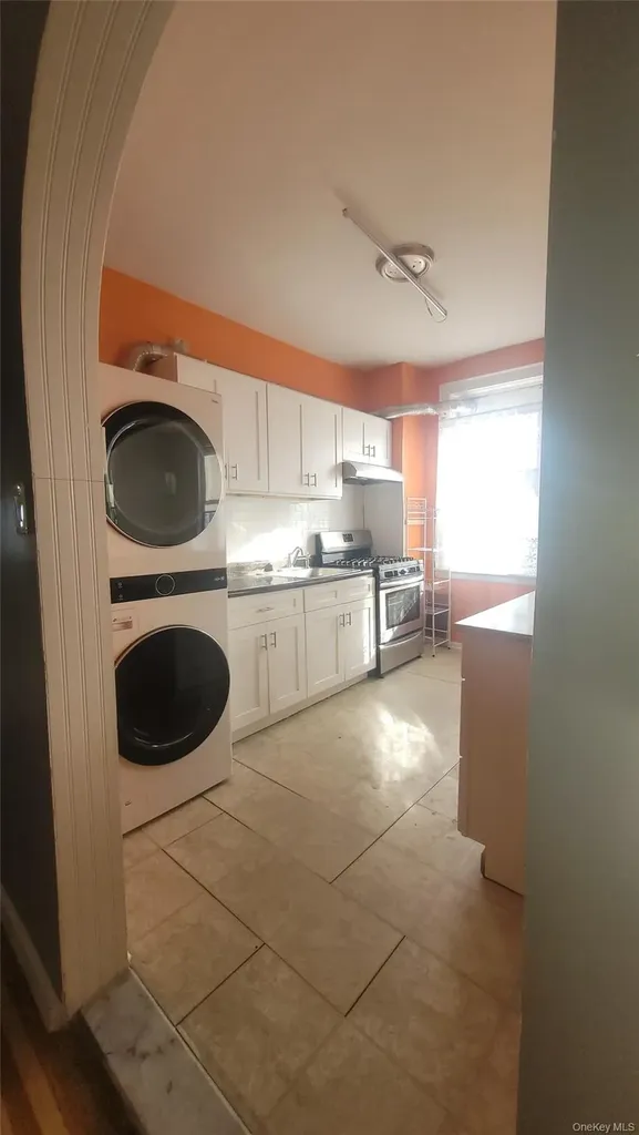 2924 Yates Avenue Bronx NY 10469