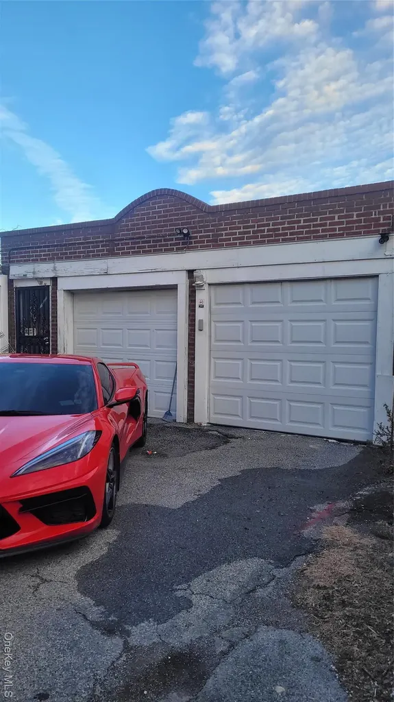 2924 Yates Avenue Bronx NY 10469