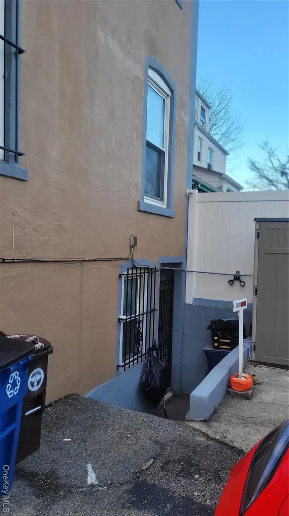 2924 Yates Avenue Bronx NY 10469