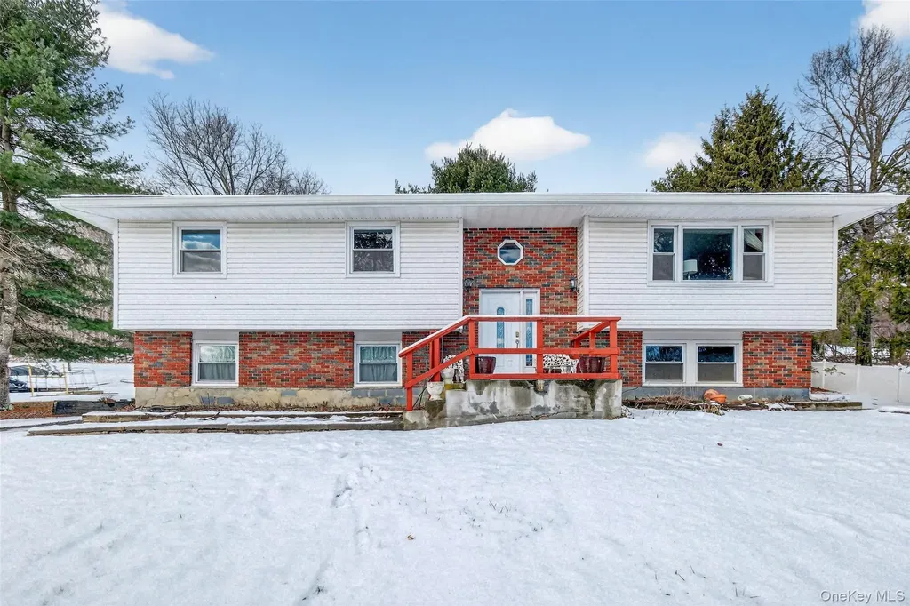 93 Old Mill Road Wallkill NY 12589