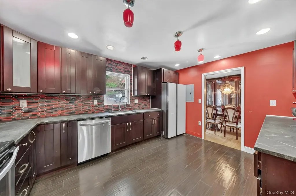 93 Old Mill Road Wallkill NY 12589