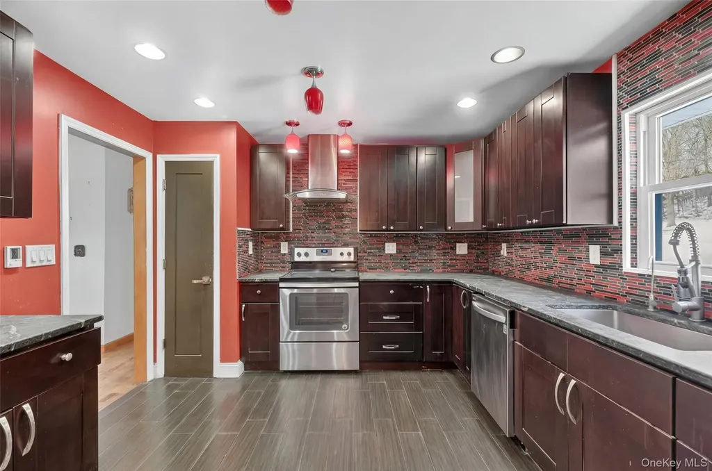93 Old Mill Road Wallkill NY 12589