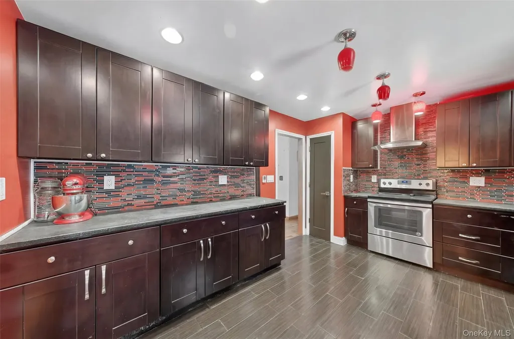 93 Old Mill Road Wallkill NY 12589