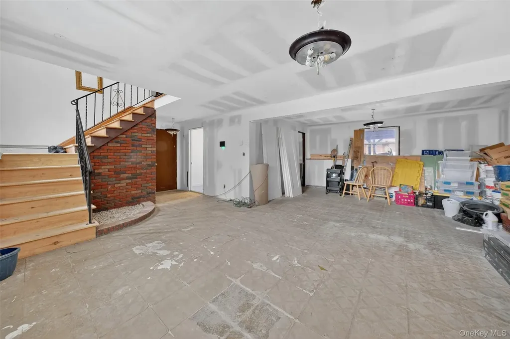 93 Old Mill Road Wallkill NY 12589