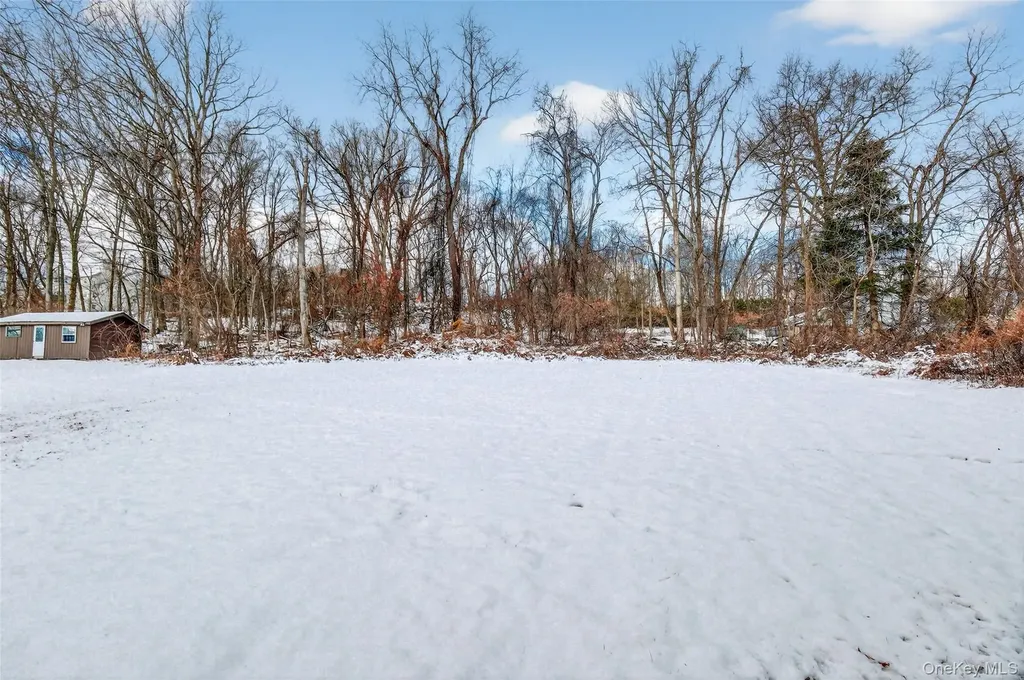 93 Old Mill Road Wallkill NY 12589
