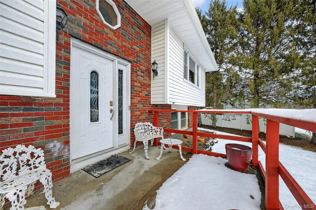 93 Old Mill Road Wallkill NY 12589