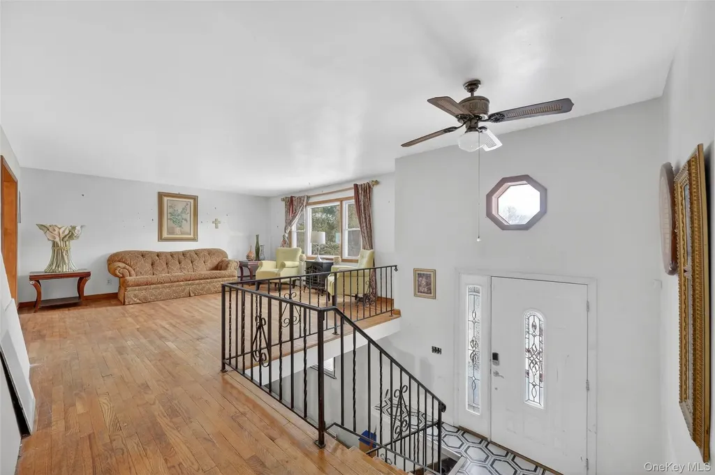 93 Old Mill Road Wallkill NY 12589
