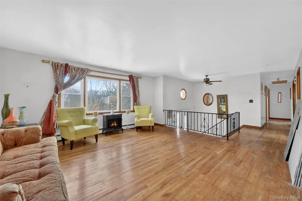93 Old Mill Road Wallkill NY 12589