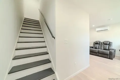 327 Mundy Lane Mount Vernon NY 10550