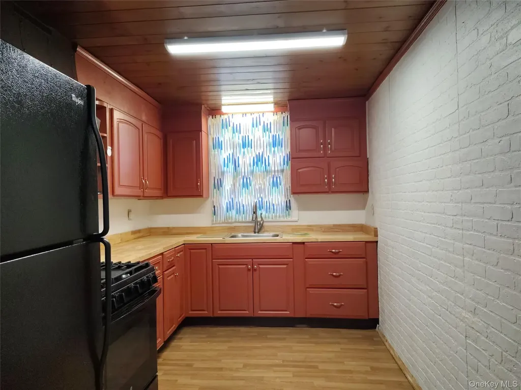 32 Vernon Terrace Poughkeepsie NY 12601