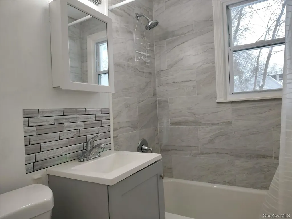 32 Vernon Terrace Poughkeepsie NY 12601