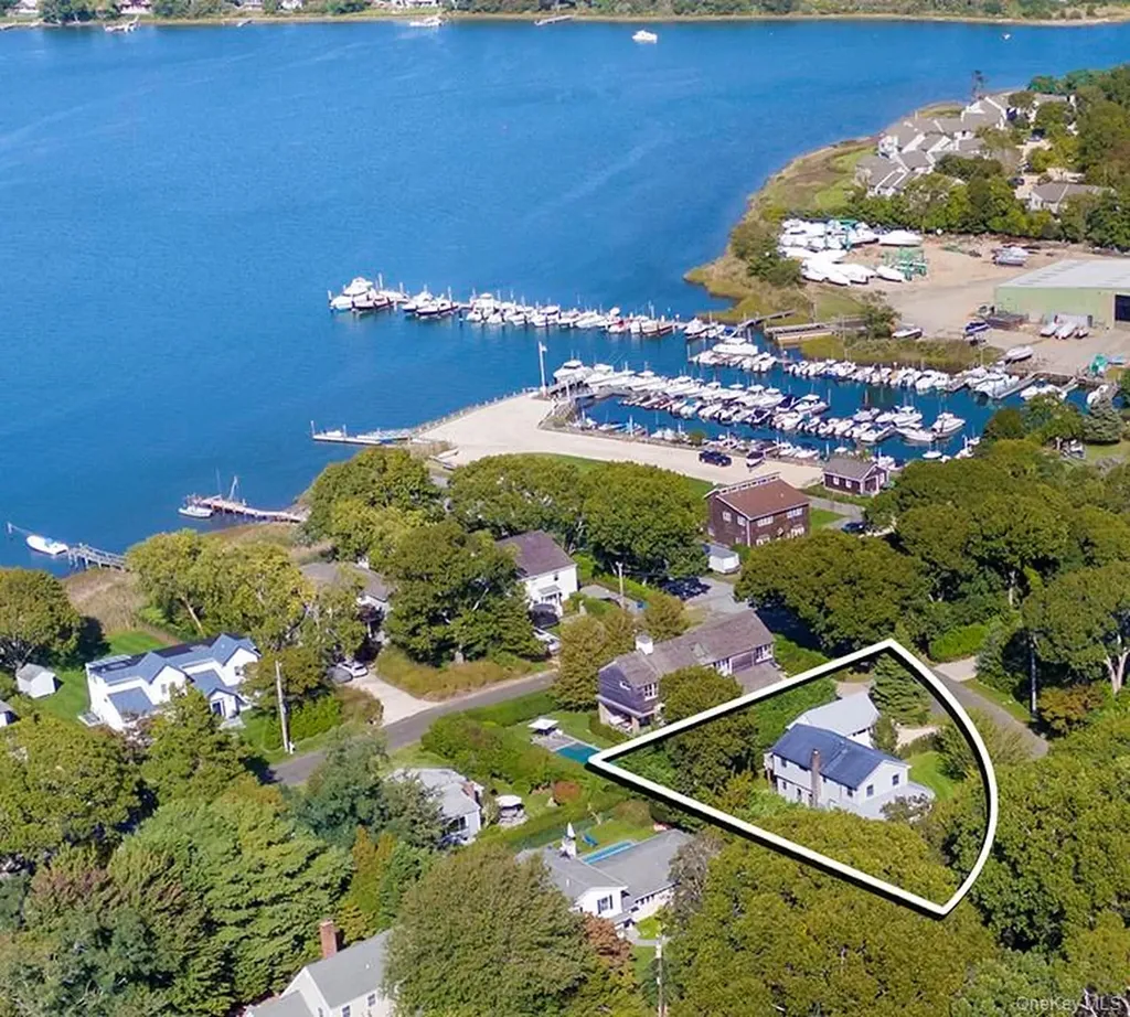 21 Cove Road Sag Harbor NY 11963