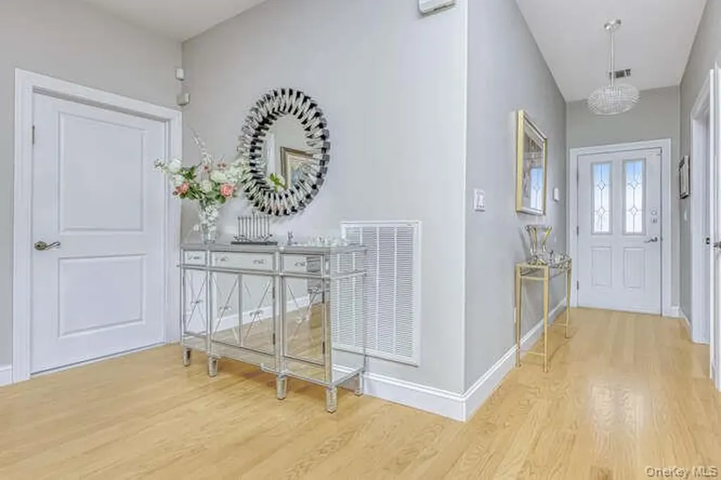 9 Westminster Way Pomona NY 10970