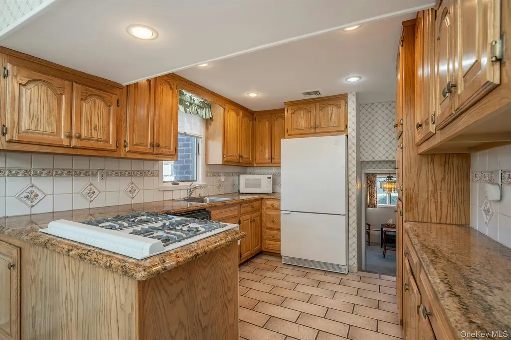 3 Dover Lane Old Bethpage NY 11804