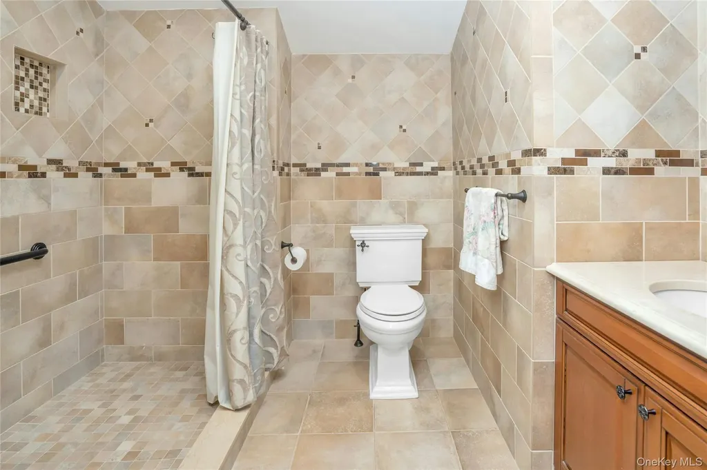 3 Dover Lane Old Bethpage NY 11804