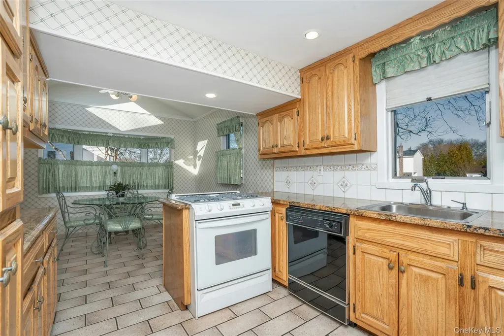 3 Dover Lane Old Bethpage NY 11804